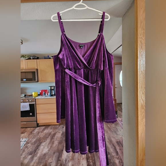Torrid Bell-Sleeve Cold-Shoulder Velvet Dress - Picture 1 of 4